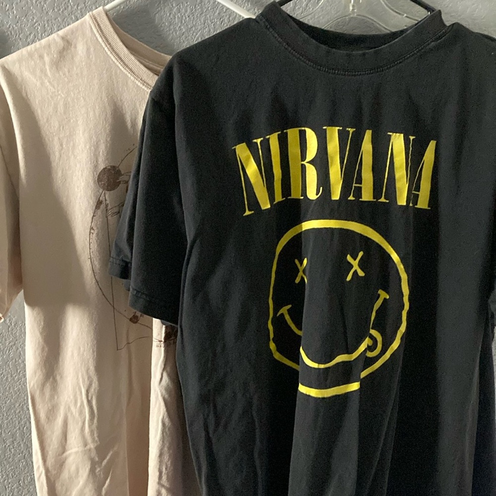 Men’s large 4 shirt bundle
